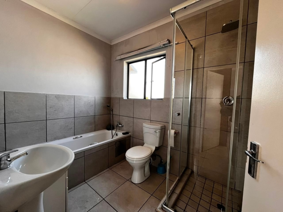 To Let 2 Bedroom Property for Rent in Waterval East North West